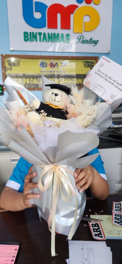 Graduation Glory - 002
